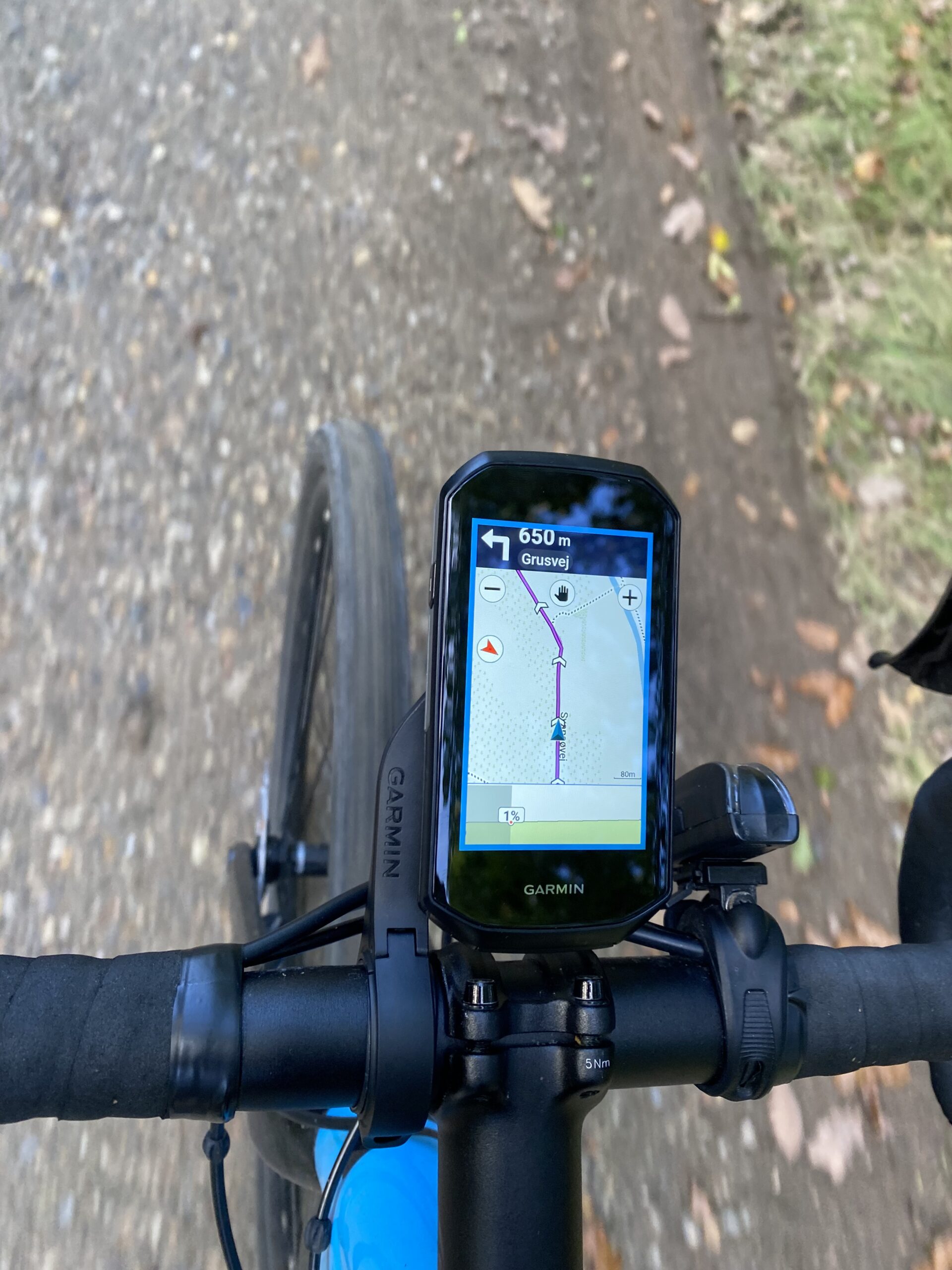 garmin-edge-1050-cykelcomputer-01