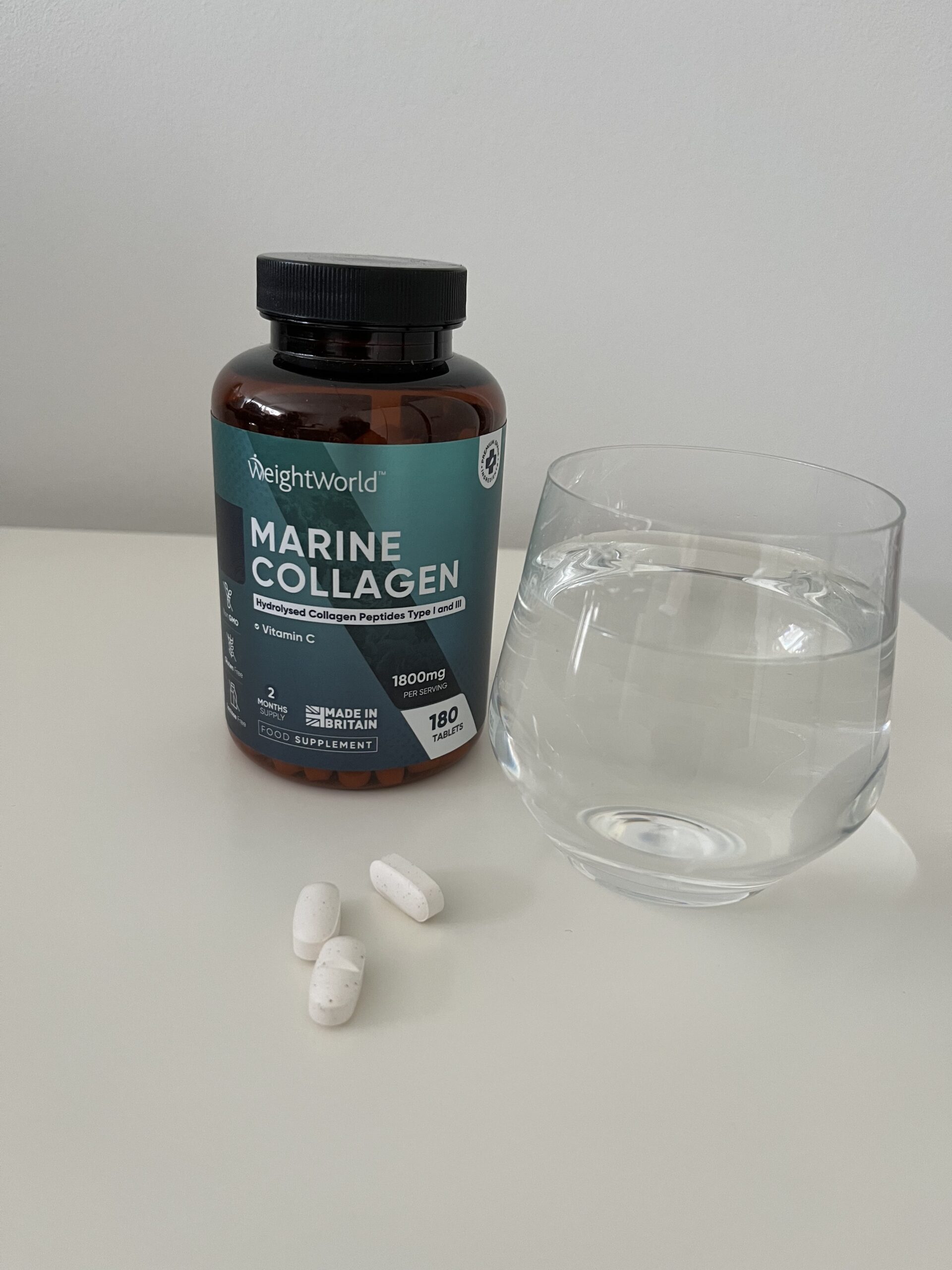 weightworld-marine-kollagenog-c-vitamin-med-glas-vand