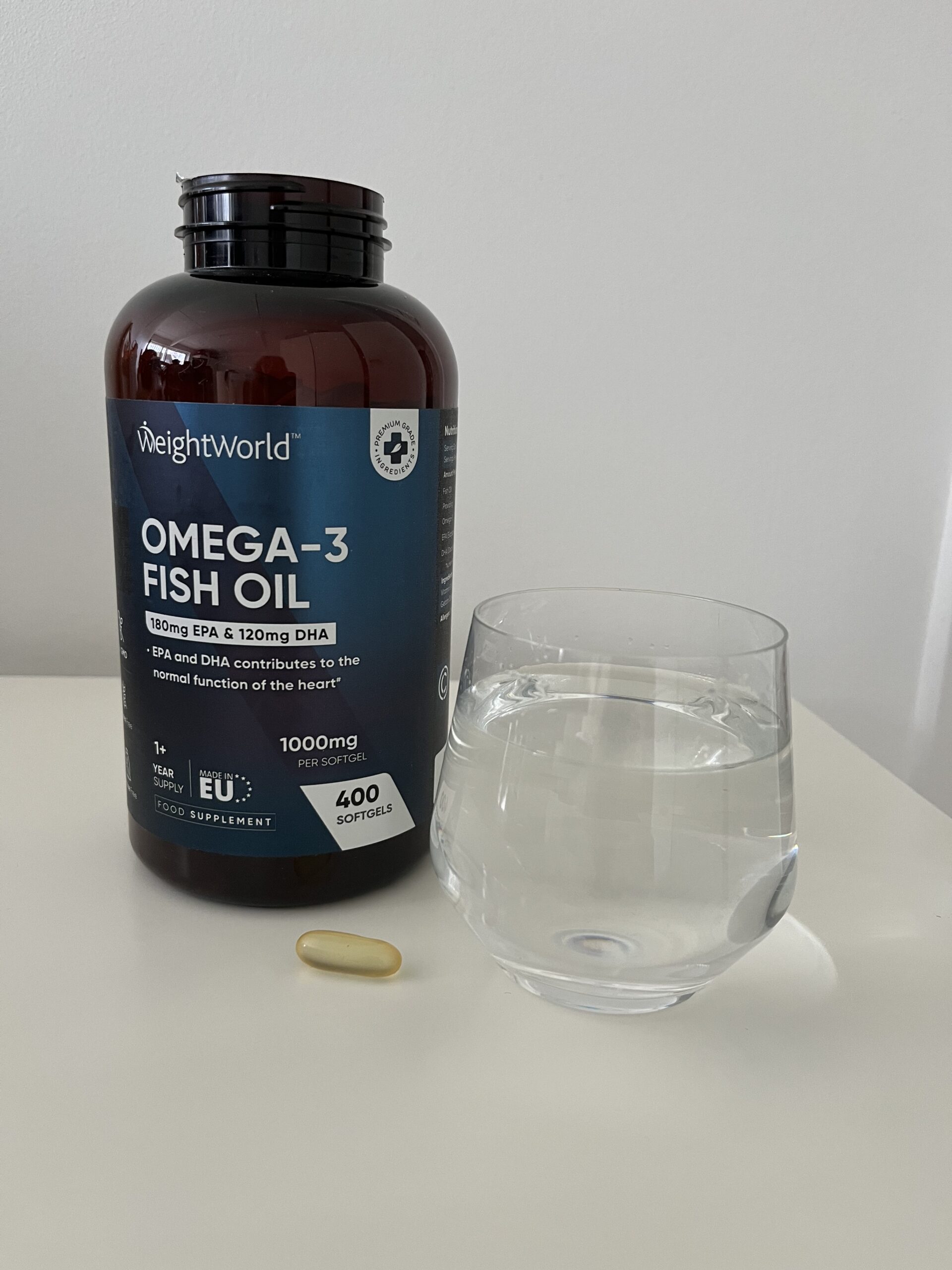 weightworld-omega-3-fiskeolie-1000-mg-og-vand