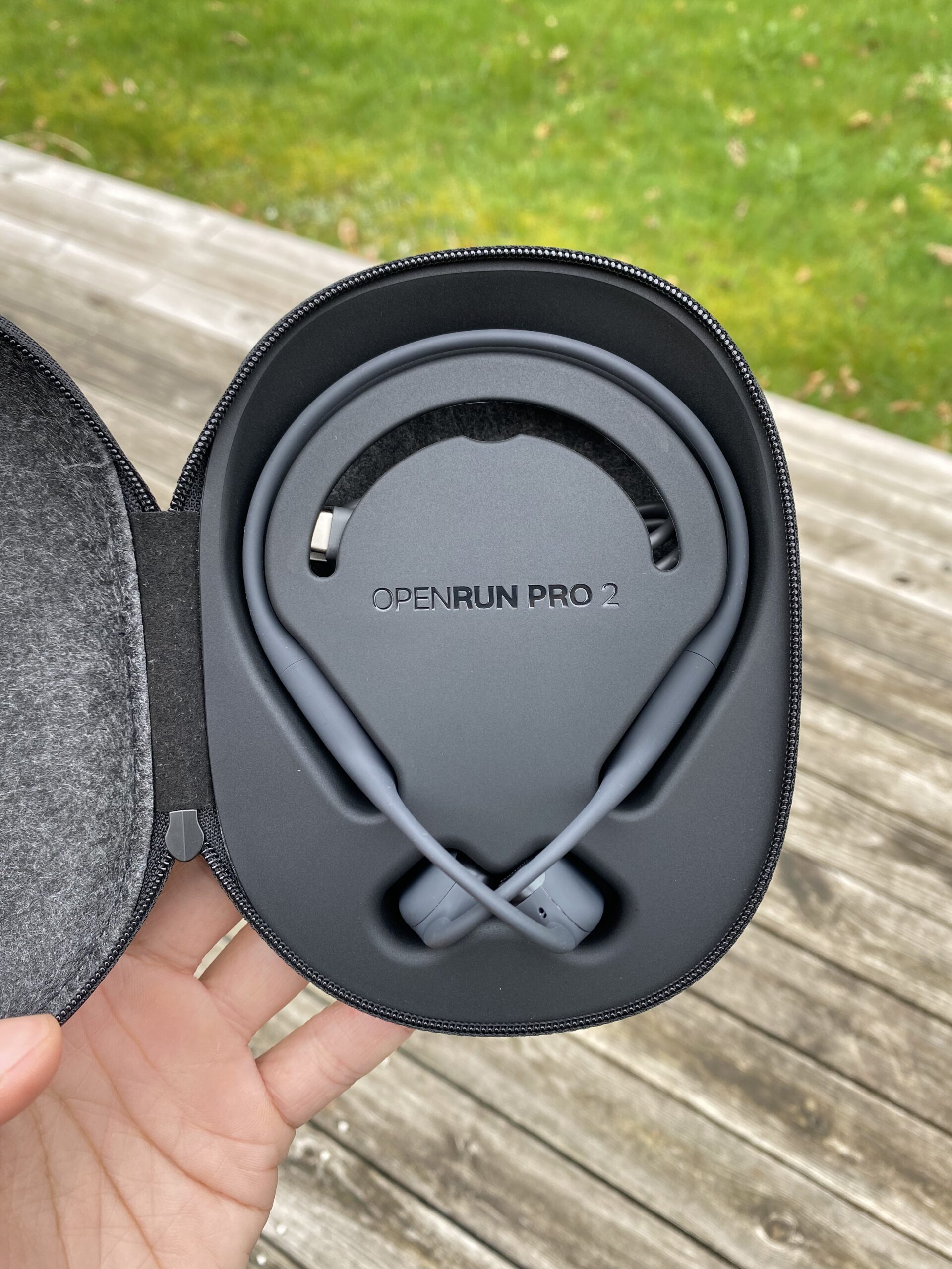 Shokz - OpenRun Pro 2 - Etui set indeni