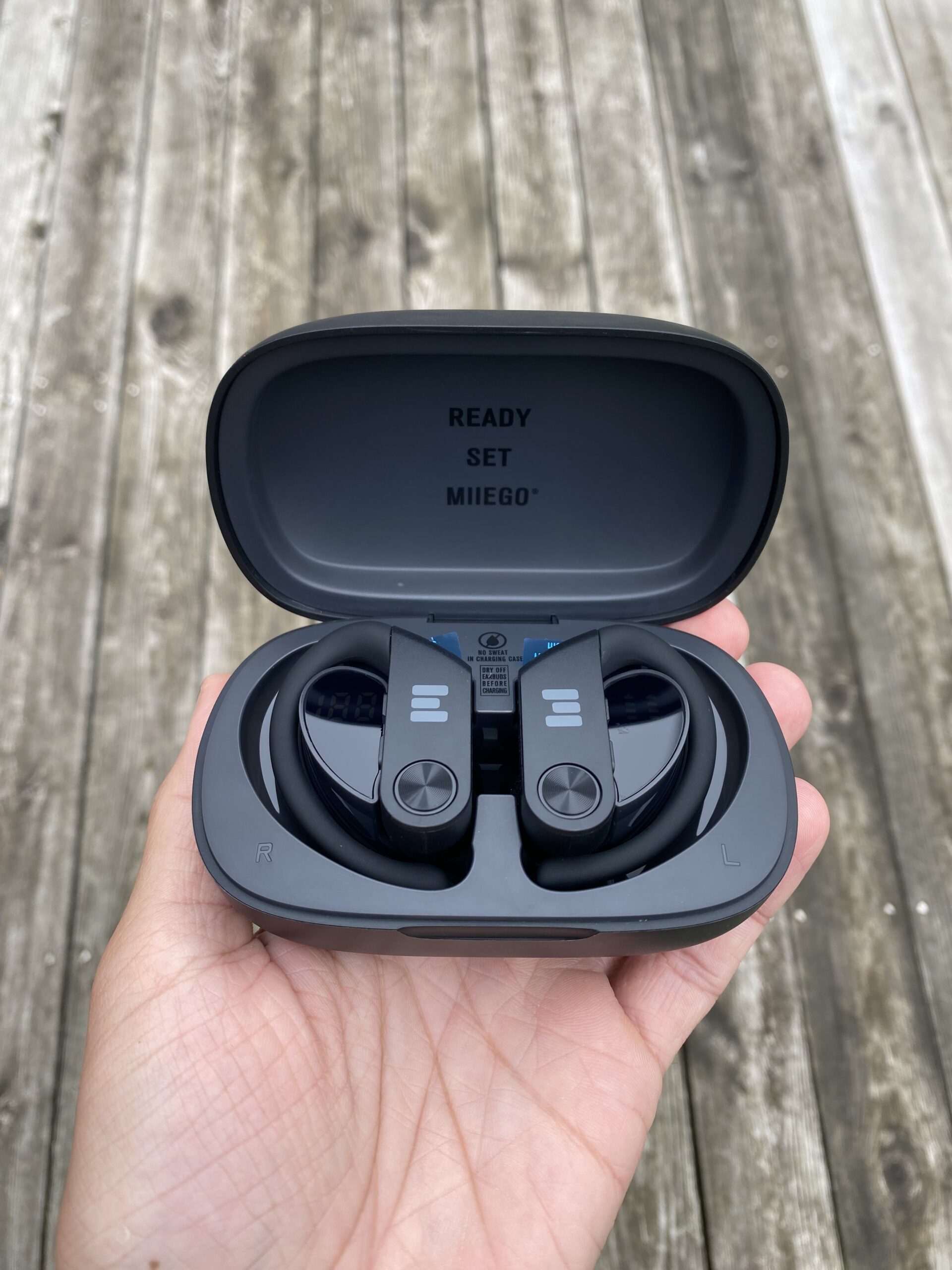 MIEEGO MiiBUDS Active Go - Etui