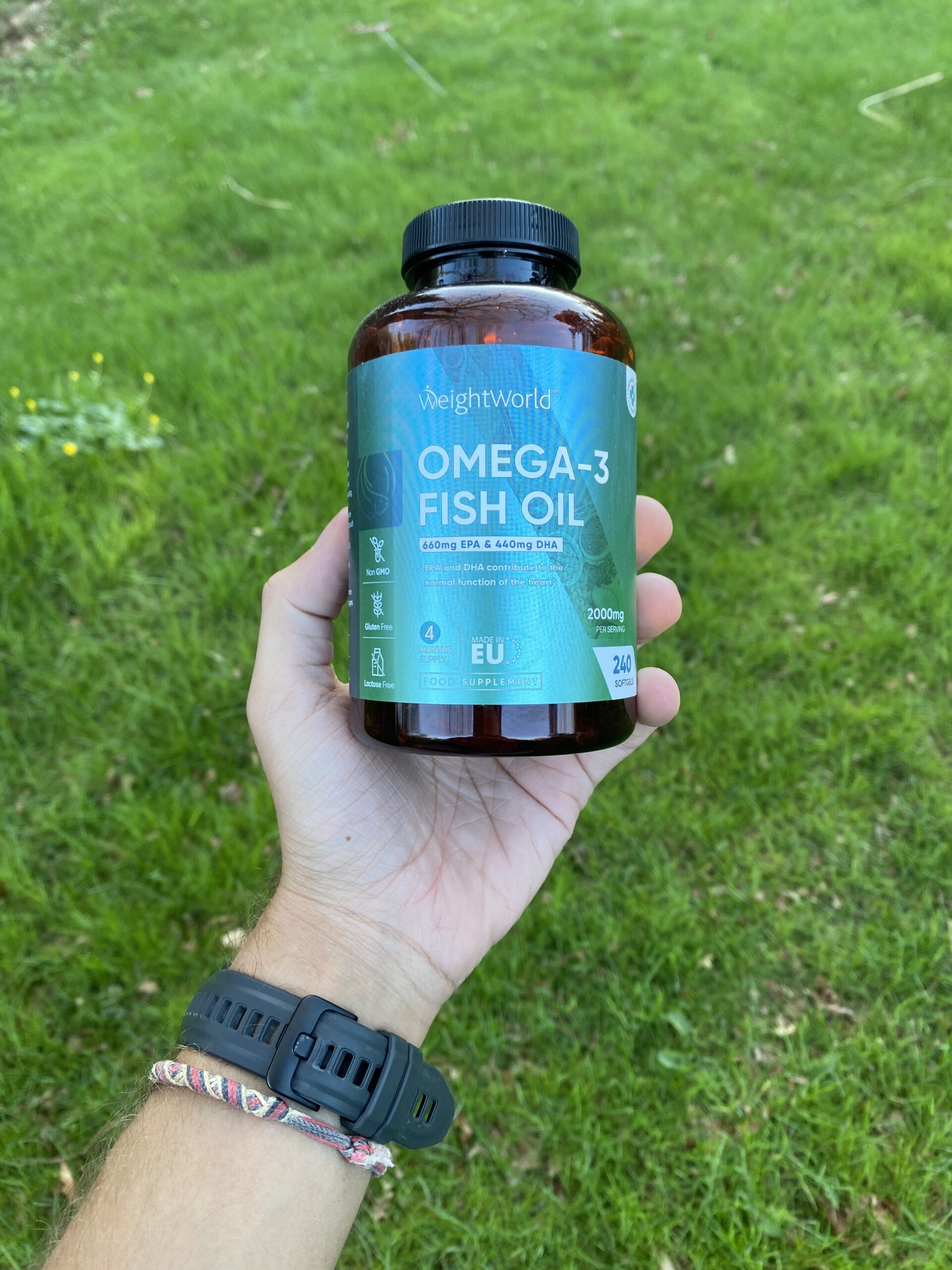 WeightWorld Omega-3 Fiskeolie - Græs i baggrund