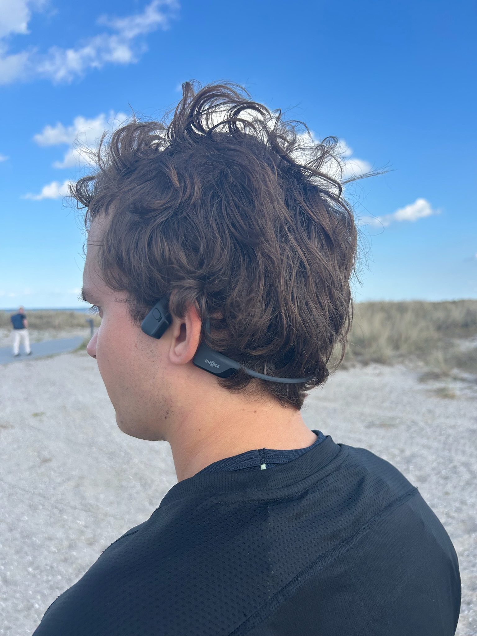 Shockz OpenRun Pro 2 - Sort - Ses på person bagfra 01