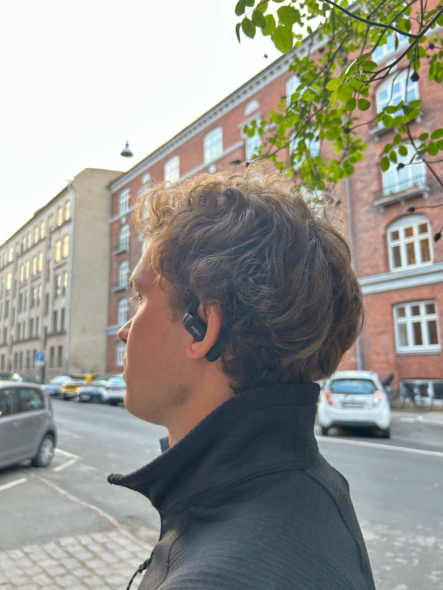 Shokz OpenFit2 På mand i København