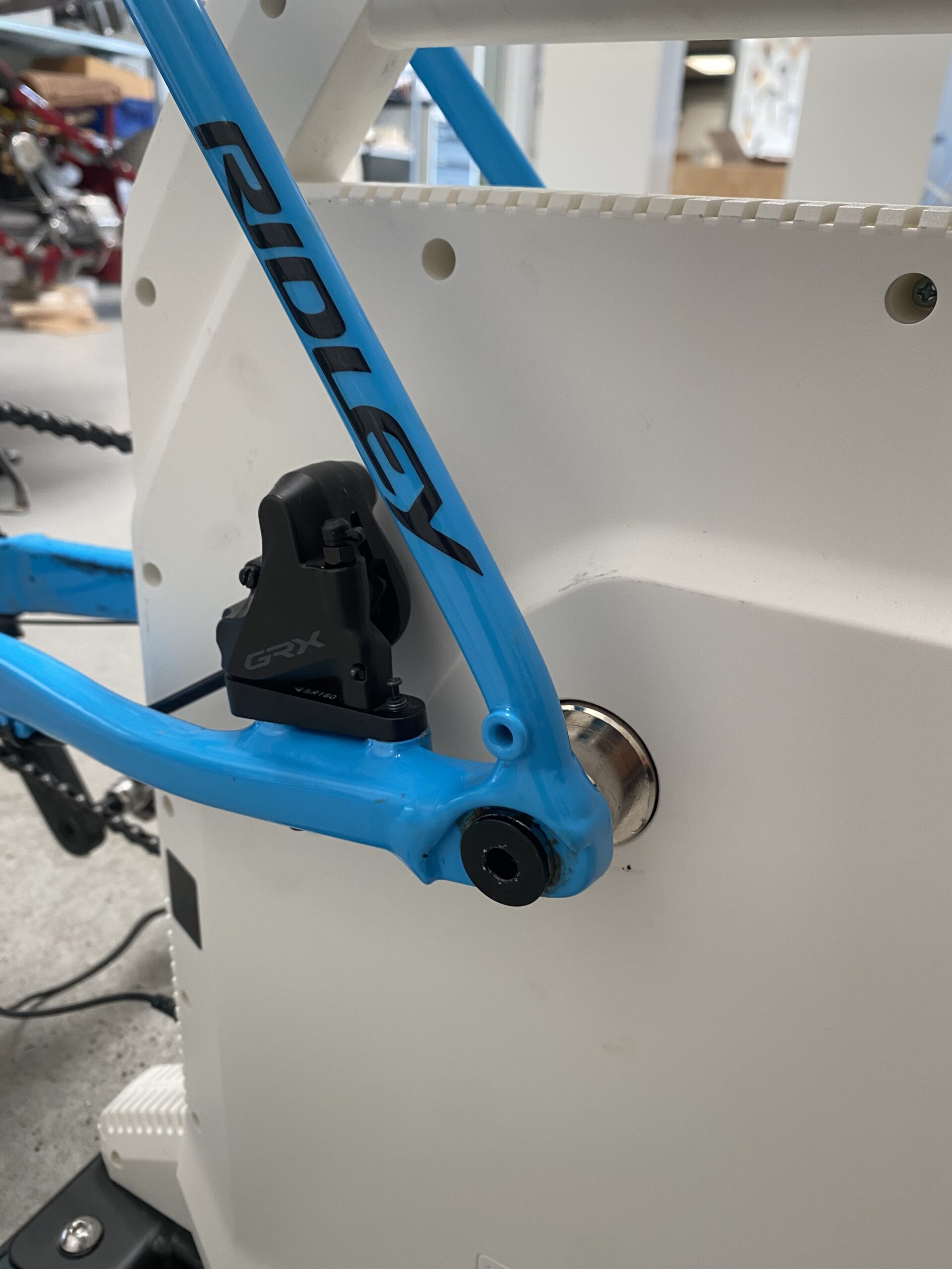 thinkrider-xx-pro-hometrainer-skruet-fast-til-cykel