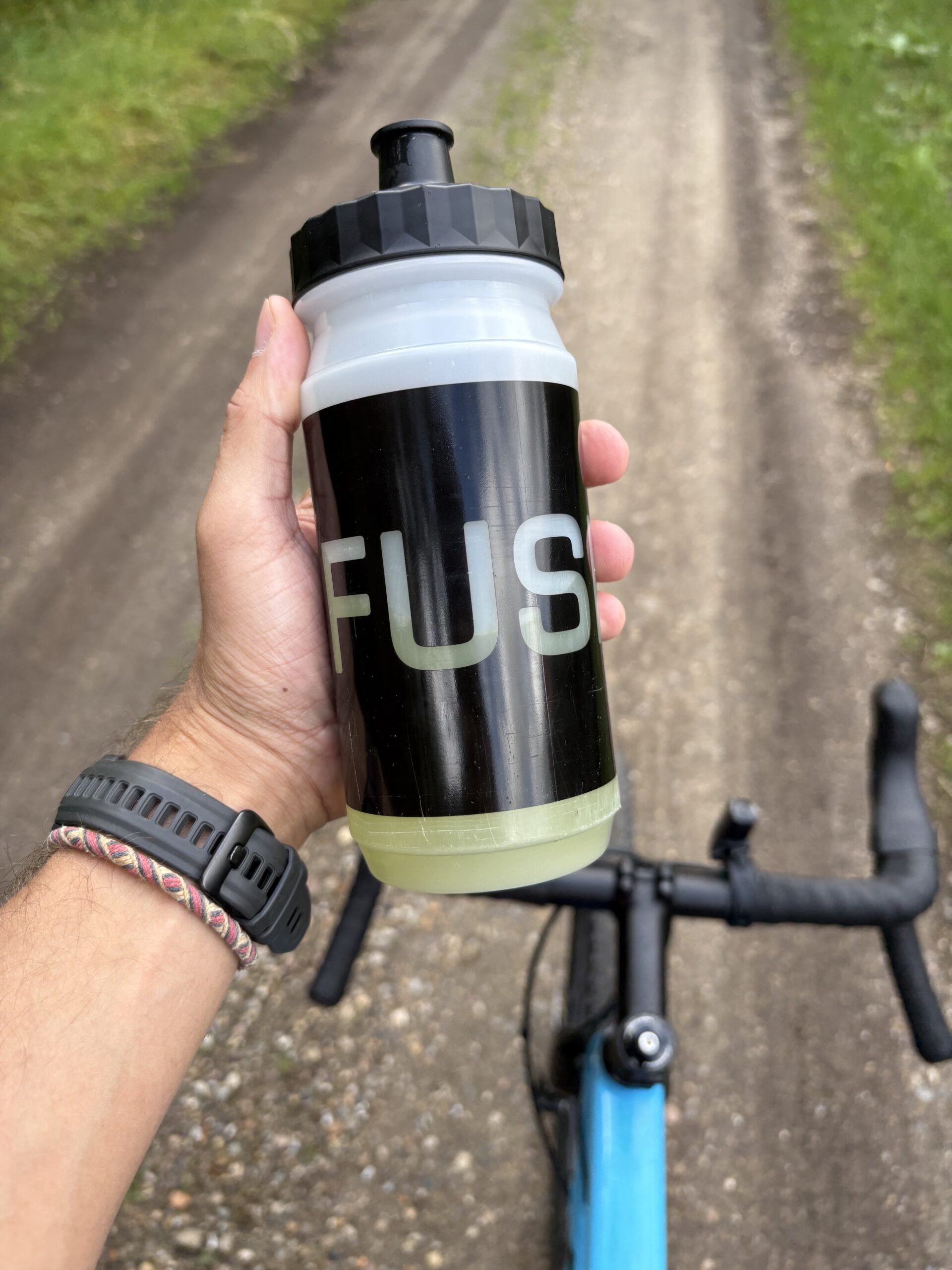 fusion-drikkedunk-med-vand-og-elektrolytter