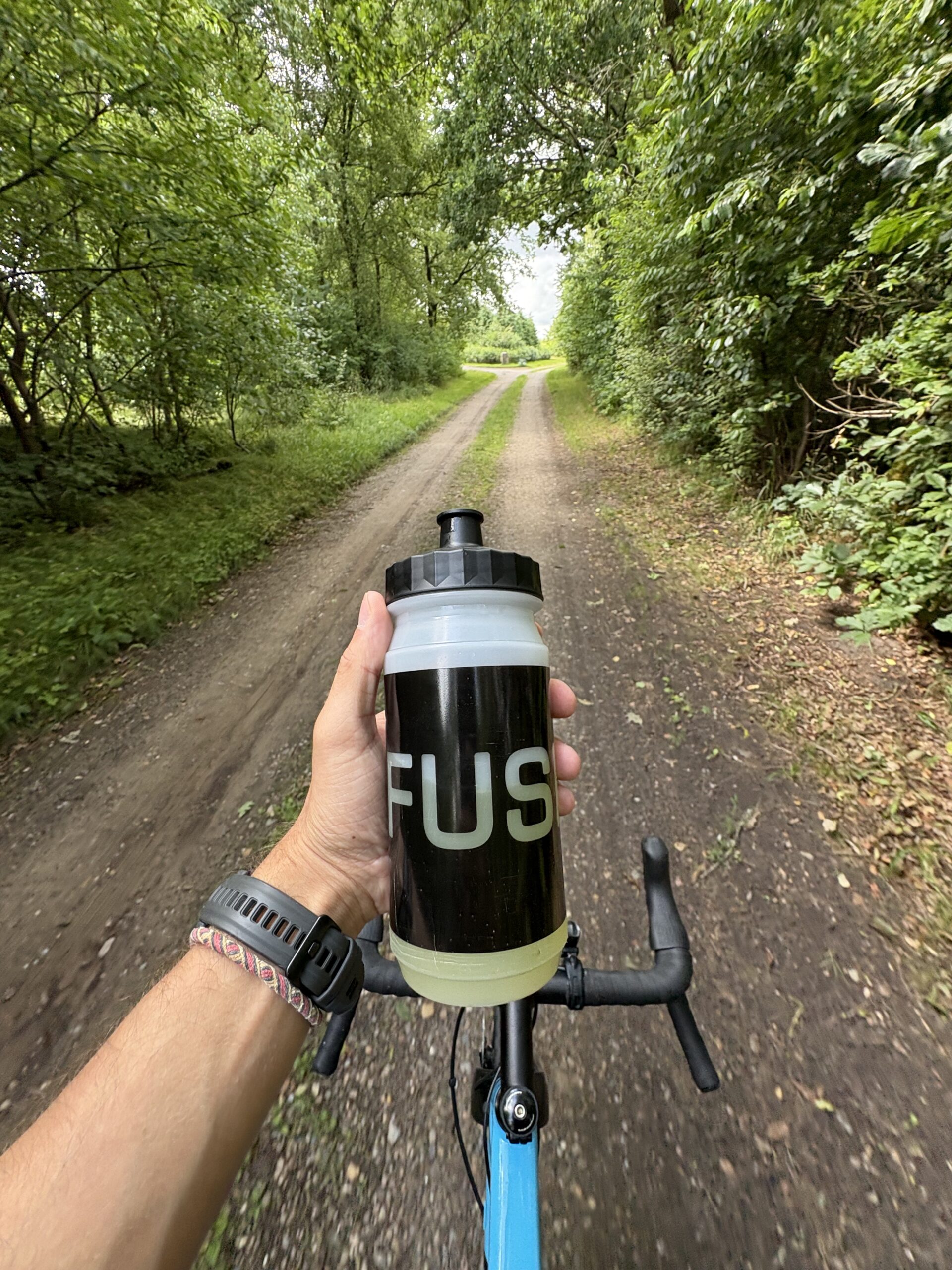 fusion-drikkedunk-med-vand-og-elektrolytter-01