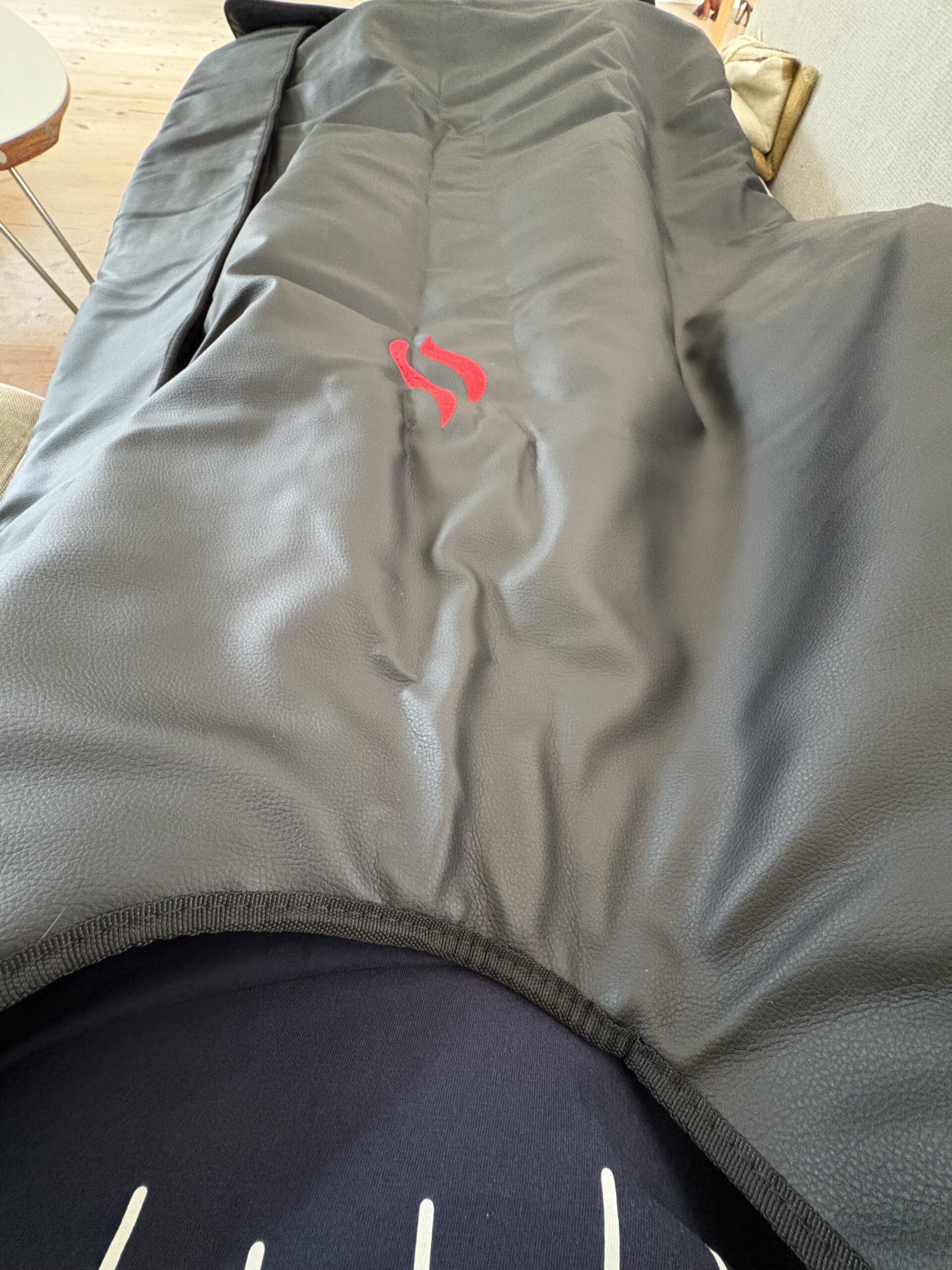 NordicHigh Infrarød Saunatæppe - Pro - Person Ligger i sofa