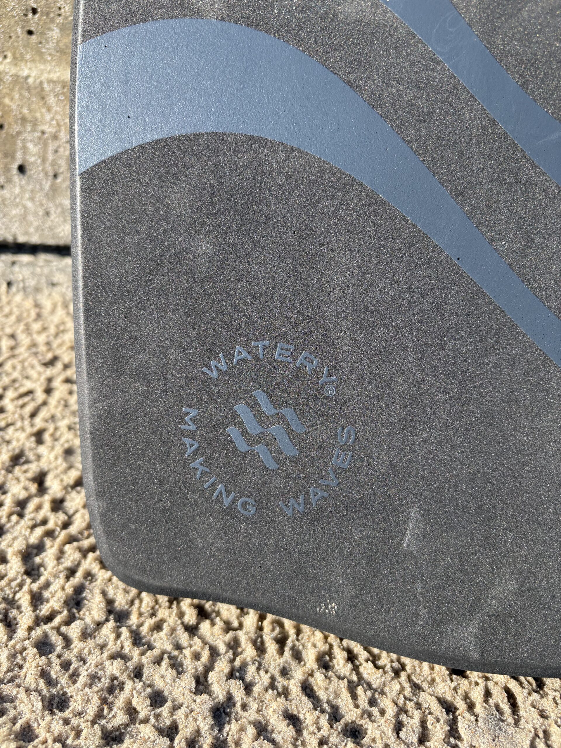 watery-heat-svoemmeplade-design-01