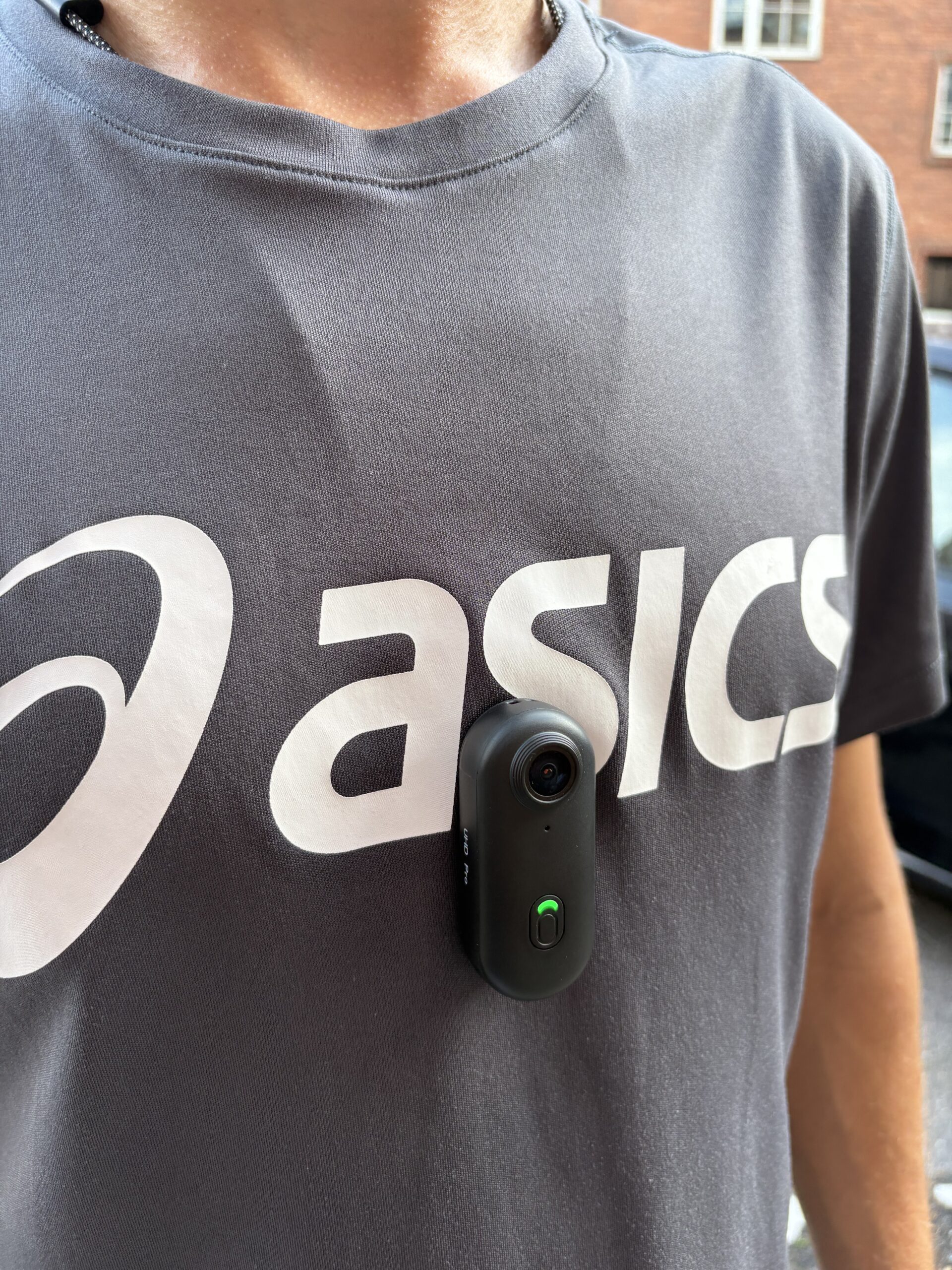 trailcam-action-kamera-paa-t-shirt-01