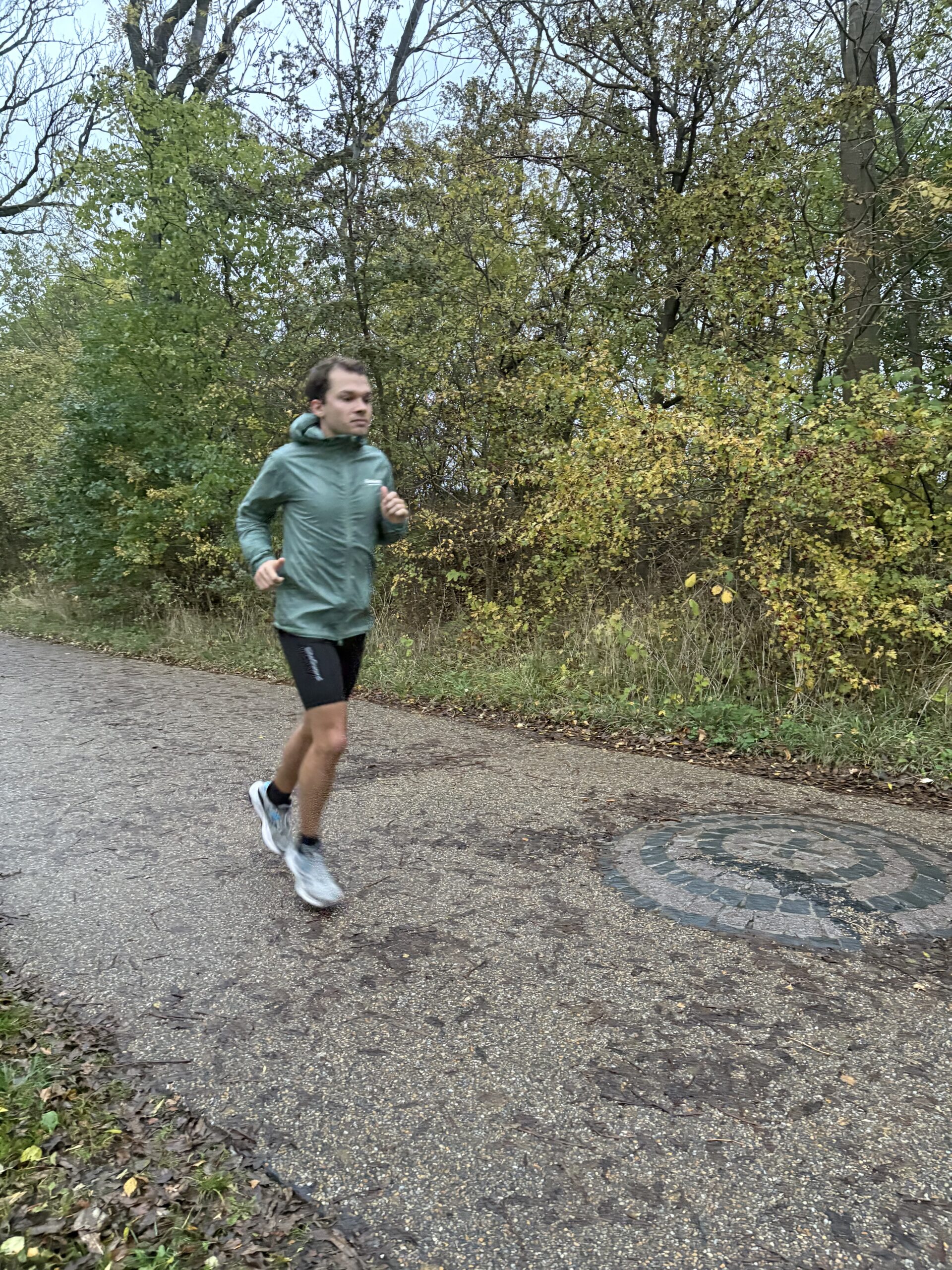 Test: liiteGuard Aero-Tech Windbreaker – ultralet løbejakke til vind og vejr