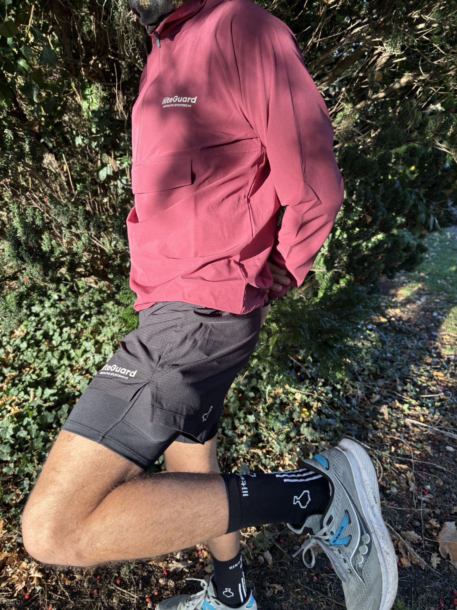 liiteguard-glu-tech-loebeshorts-2-i-1-med-anorak-jakke-og-stroemper