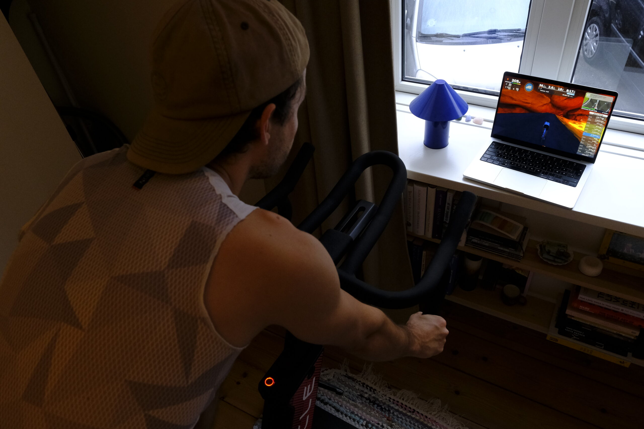 christian-cykler-paa-zycle-zbike-2-0-med-zwift