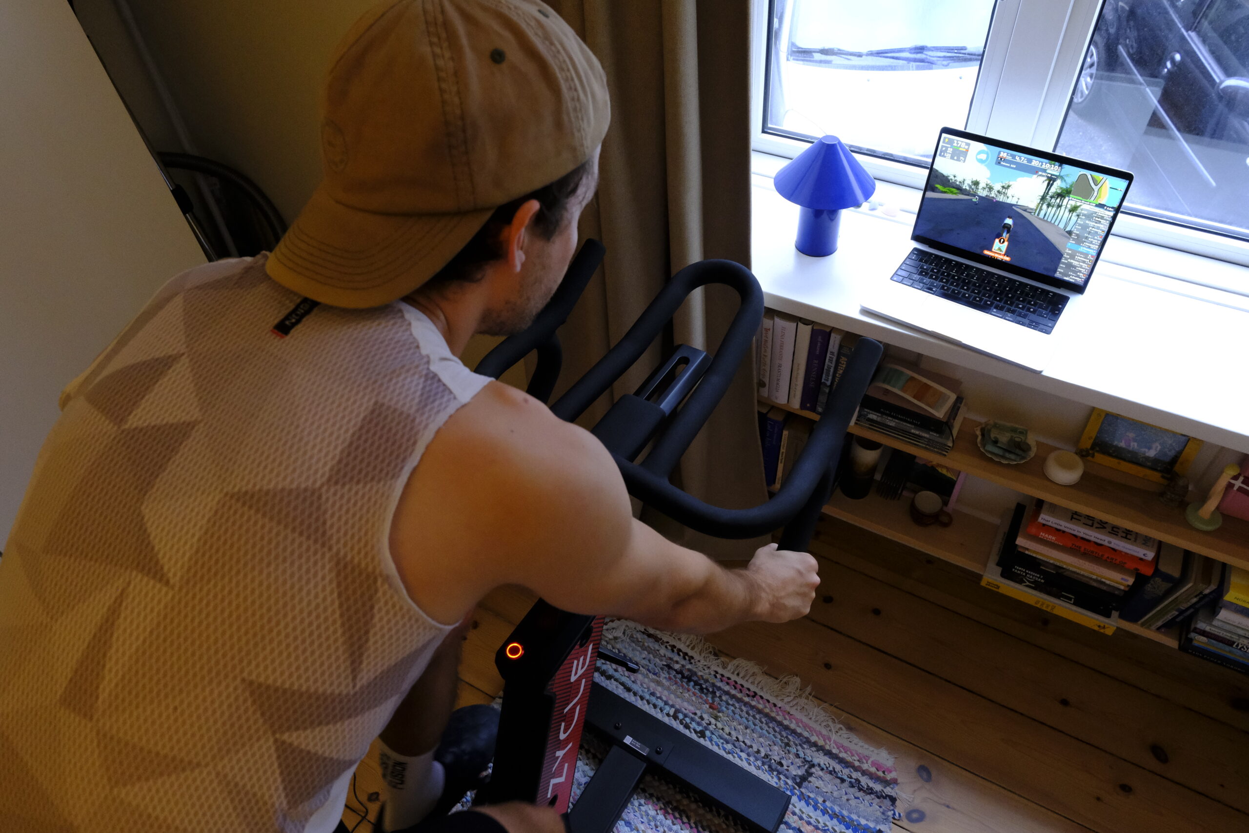 christian-cykler-paa-zycle-med-zwift