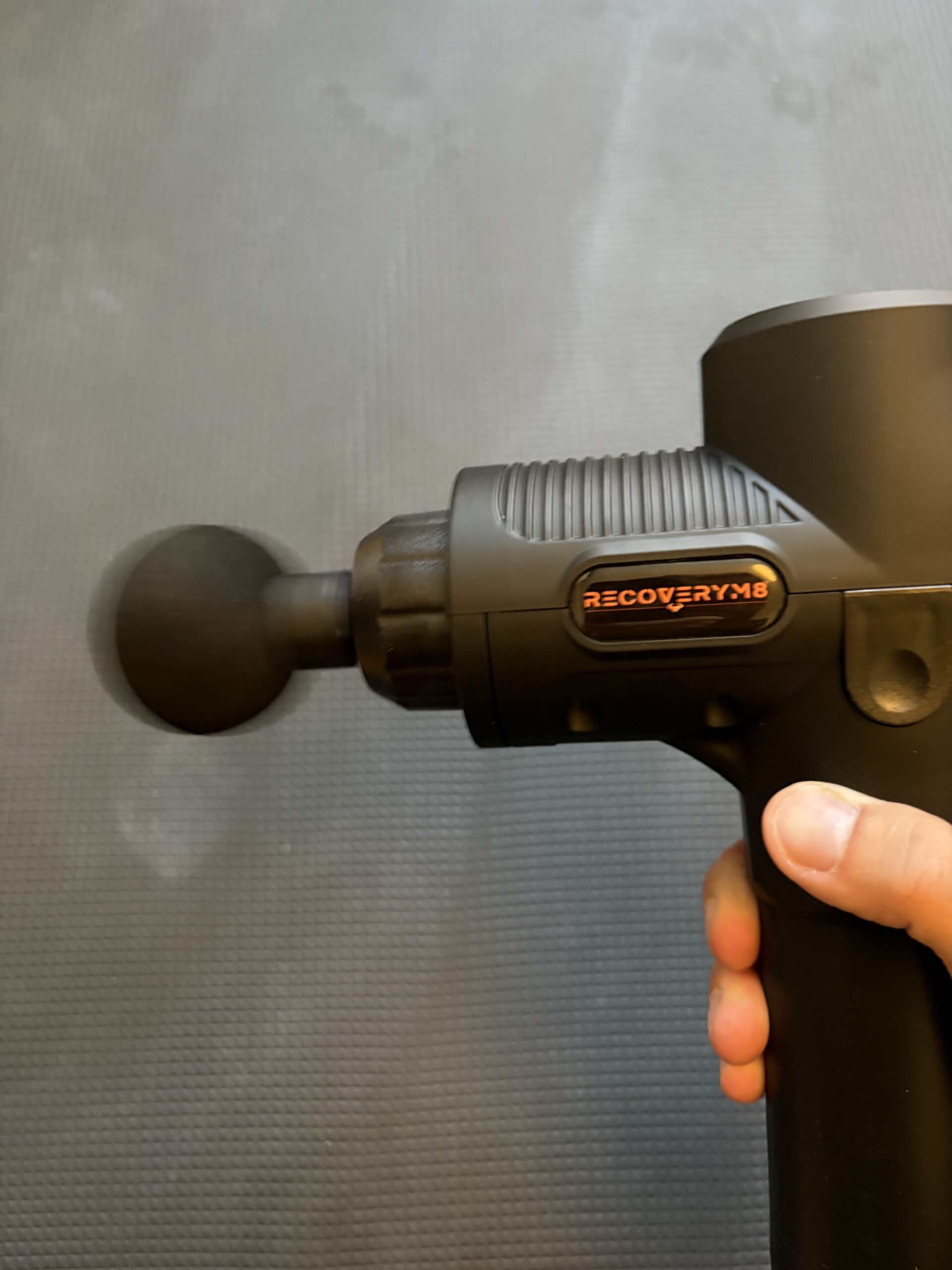Recoverym8+-PRO-Massagepistol-3