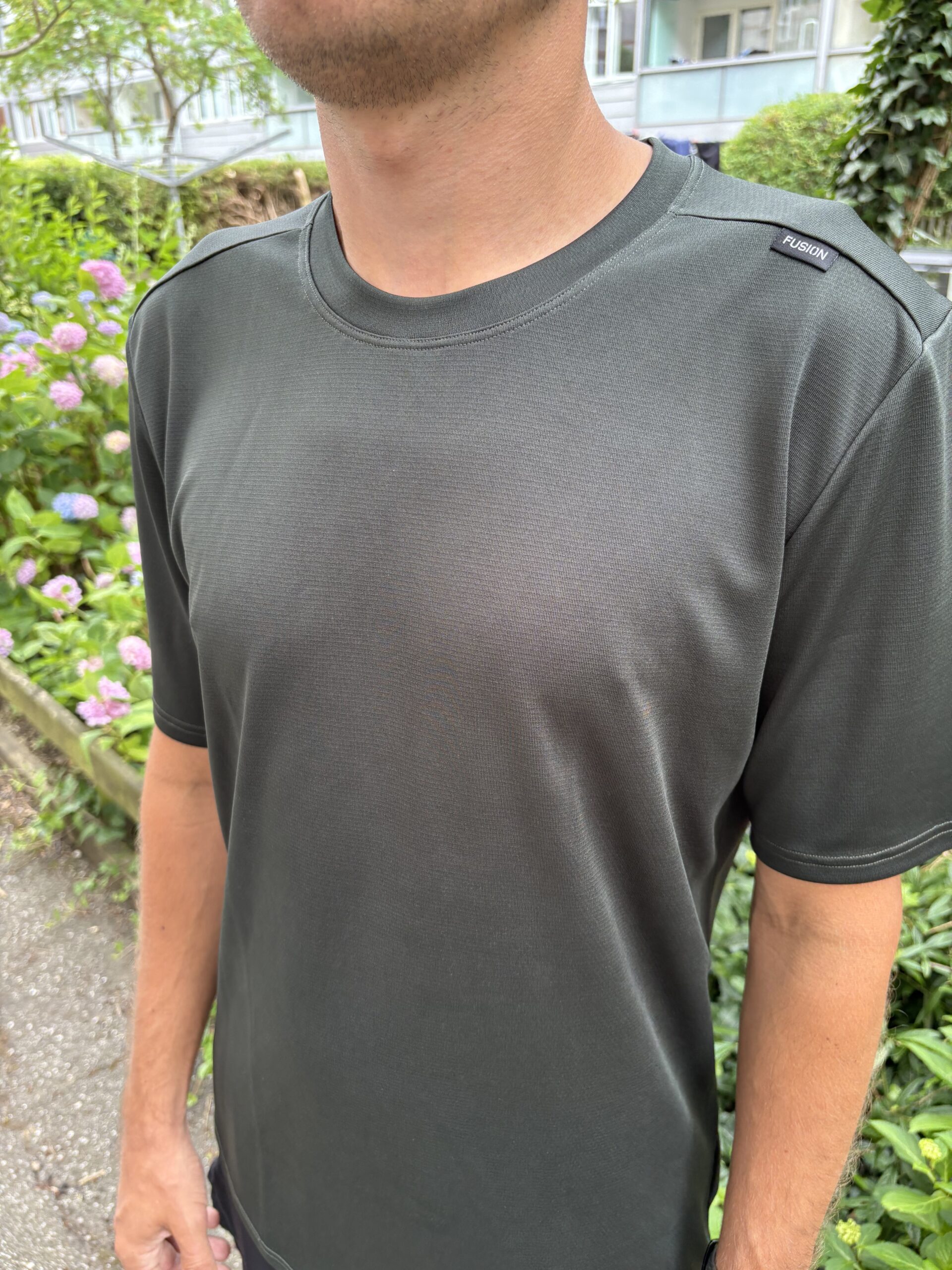fusion-tempo-two-run-t-shirt-green-02